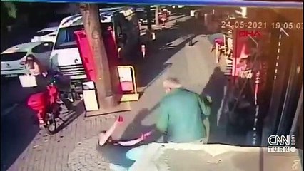 İstanbul'da Güvenlik Kamerasına Yansıyan Şok Saldırı 🚨