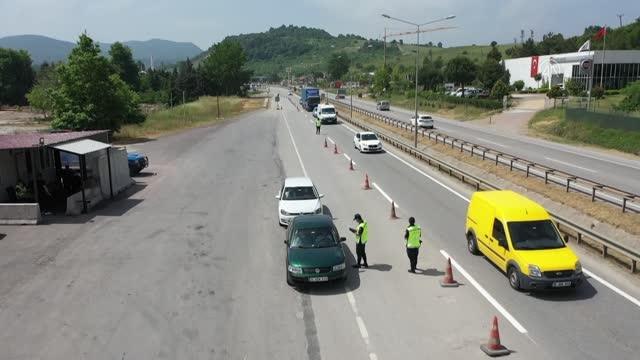 Uygulama noktasında aracın çarptığı polis memuru şehit oldu