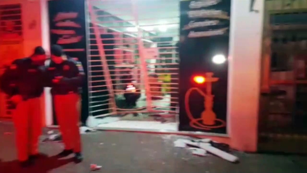 Bandidos tentam invadir estabelecimento comercial e são surpreendidos por Policial da Reserva; um foi baleado