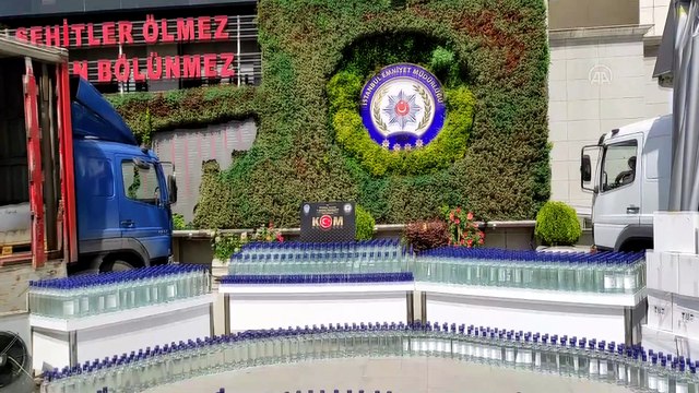 İSTANBUL - Sahte içki operasyonunda 2 kişi gözaltına alındı