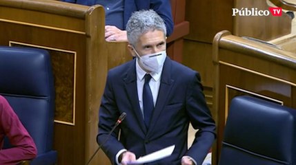 Marlaska reprocha a Vox el acoso a Luna, la voluntaria de Cruz Roja