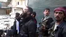 Halep'te şiddetli çatışmalar sürerken okunan ezan