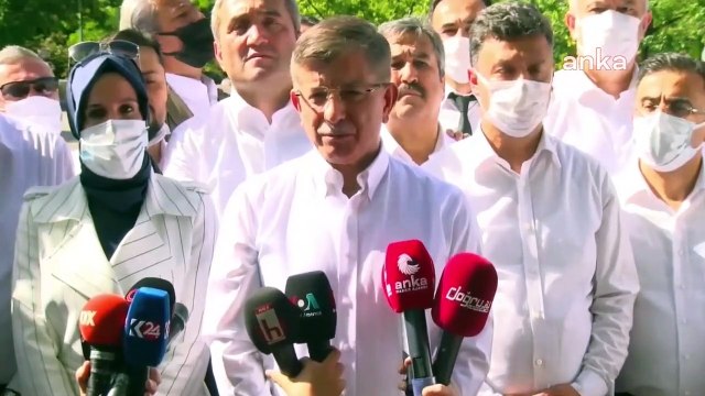 Davutoğlu'ndan 'temiz siyaset' açıklaması: Türkiye Cumhuriyeti devletini asla kurtlar sofrasına yem etmeyeceğiz