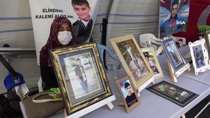 HDP önündeki aileler çocuklarına kavuşacakları günü bekliyor