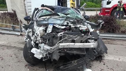 OTOYOLDA, KAMYONUN ÇARPTIĞI OTOMOBİLİN SÜRÜCÜSÜ ÖLDÜ