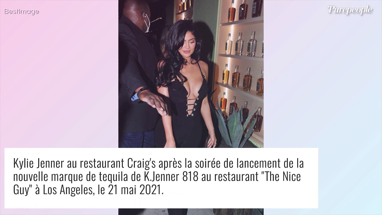 Kylie Jenner en look vintage : une tenue hors de prix pour faire la fête