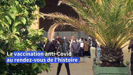 Un centre de vaccination éphémère à l'Orangerie du château de Versailles