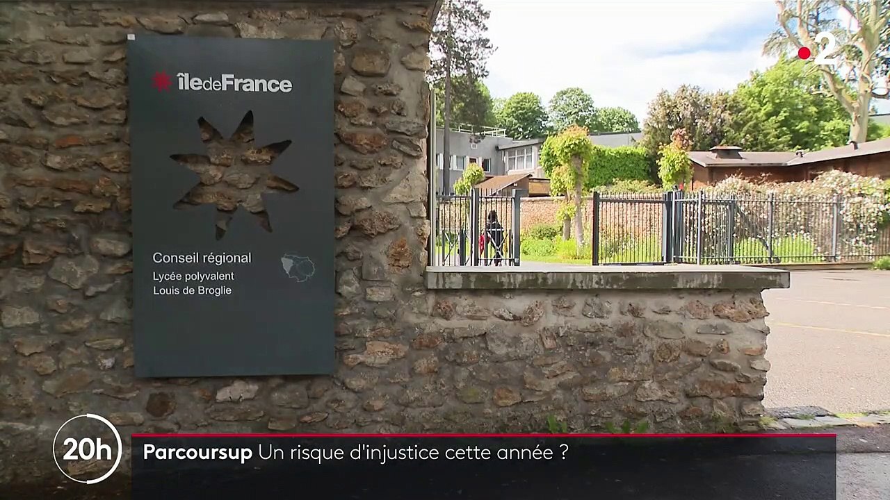 Parcoursup : des lycées mettent en avant une mention "100% présentiel" qui fait polémique