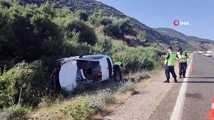 Kontrolden çıkan araç şarampole devrildi: 4 yaralı