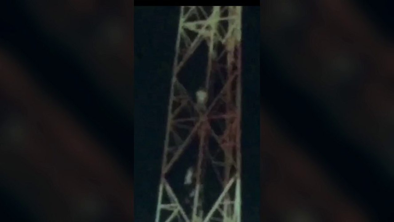 Após crianças escalarem torre, juiz cobra ação da prefeitura para tirar adolescentes das drogas