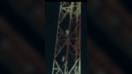 Após crianças escalarem torre, juiz cobra ação da prefeitura para tirar adolescentes das drogas