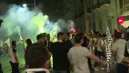 Altaylı taraftarlar, takımlarının Süper Lig'e çıkmasını kutladı