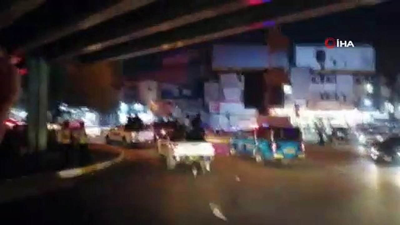 - Şii Haşdi Şabi güçleri Bağdat’taki Yeşil Bölge’den çekildi- Irak Başbakanı el-Kazımi: 'Silahlı grupların Yeşil Bölge’yi basması, anayasaya açık ve tehlikeli bir ihlal'