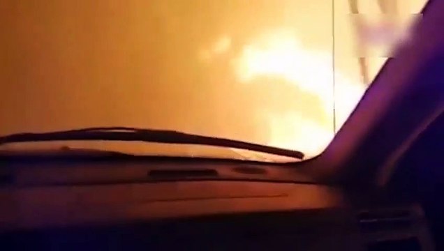 Alevlerin arasından korku dolu kaçış!