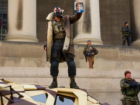 'El caballero oscuro: La leyenda renace', tráiler de la película de Christopher Nolan