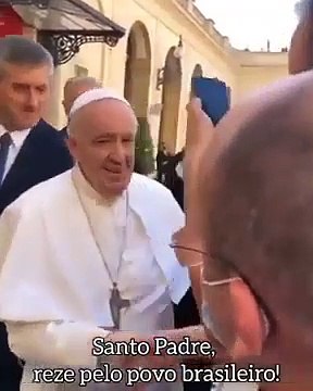 É muita cachaça e pouca oração , diz Papa sobre brasileiros