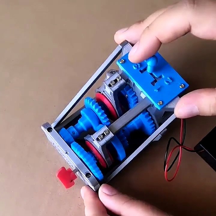 3D printing of simple simulation model of speed transmission 四速变速器简易仿真模型3D打印制作 -- 三进一退
