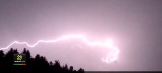 tn7-Al-día-se-registra-la-caída-de-1300-rayos-en-el-país-260521