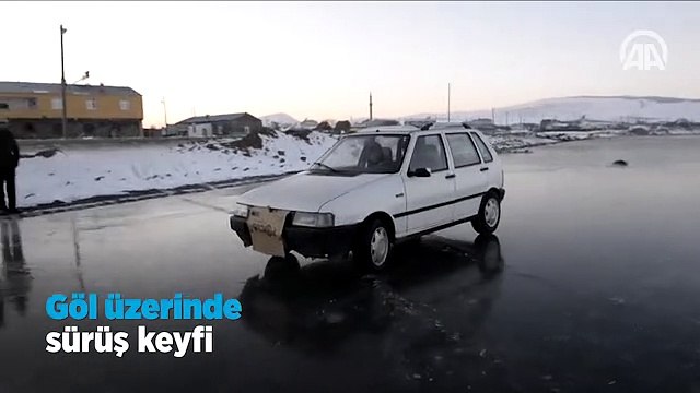 Donmuş göl üzerinde sürüş keyfi