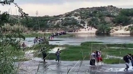Vídeo muestra paso de migrantes en Río Grande