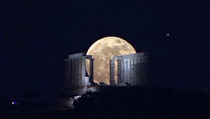 Μαγικές εικόνες από την υπερπανσέληνο