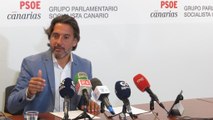 El presidente socialista del Parlamento de Canarias se pone en plan dictador con los periodistas