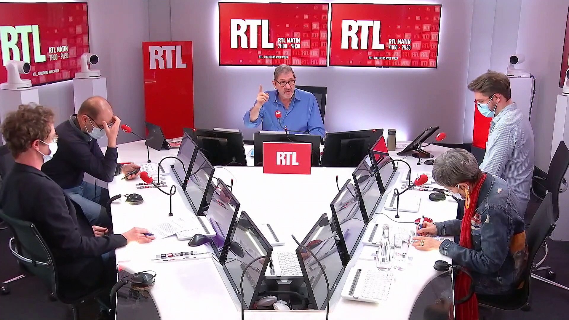 Les Conseils De Cyril Lignac Pour Un Gateau Moelleux A La Papaye Video Dailymotion