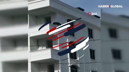 Balkondan atlayan köpek yürekleri ağza getirdi