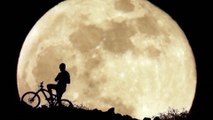 Supermoon lights up skies in Canary Islands