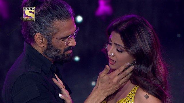 Super Dancer Chapter 4; Shilpa Shetty Kundra and Suniel Shetty re-create Dhadkan | FilmiBeat