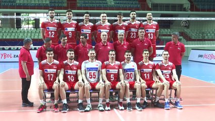 İSTANBUL - Milli voleybolcu Yiğit Gülmezoğlu, son şampiyon unvanının kendilerine motivasyon sağladığını vurguladı