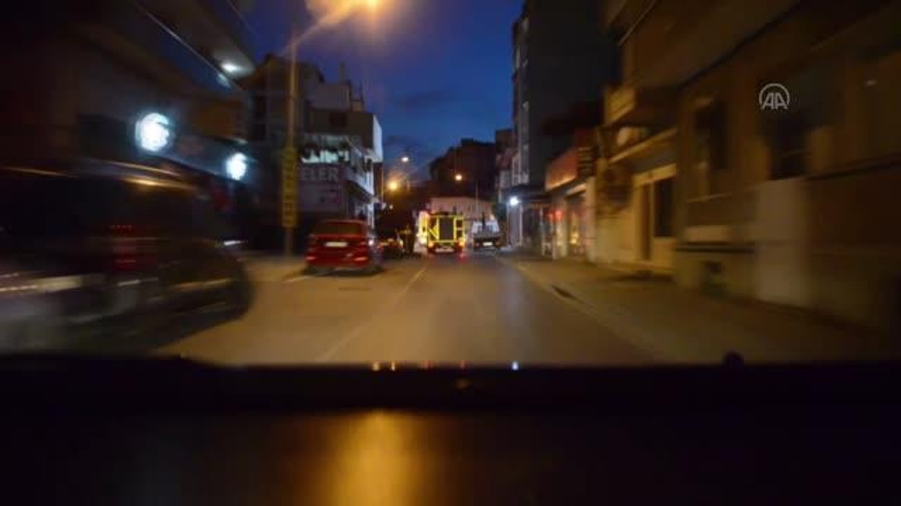 Söke'de park halindeki panelvan yandı