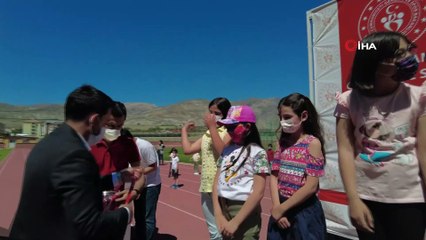 Satranç turnuvasında dereceye girenlere ödülleri verildi