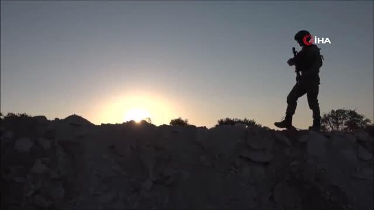 MSB: "Irak kuzeyindeki Pençe-Şimşek Operasyonu'nda 10, Pençe-Yıldırım bölgesinde 1 olmak üzere toplam 11 PKK'lı terörist kara ateş destek vasıtaları...