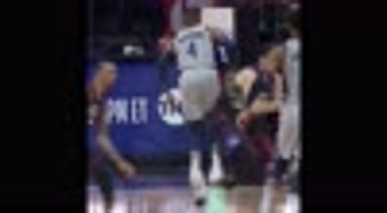 Westbrook gets injured, gets popcorn shower in Philly