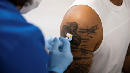 US vaccinations: States offer cash prizes and scholarships