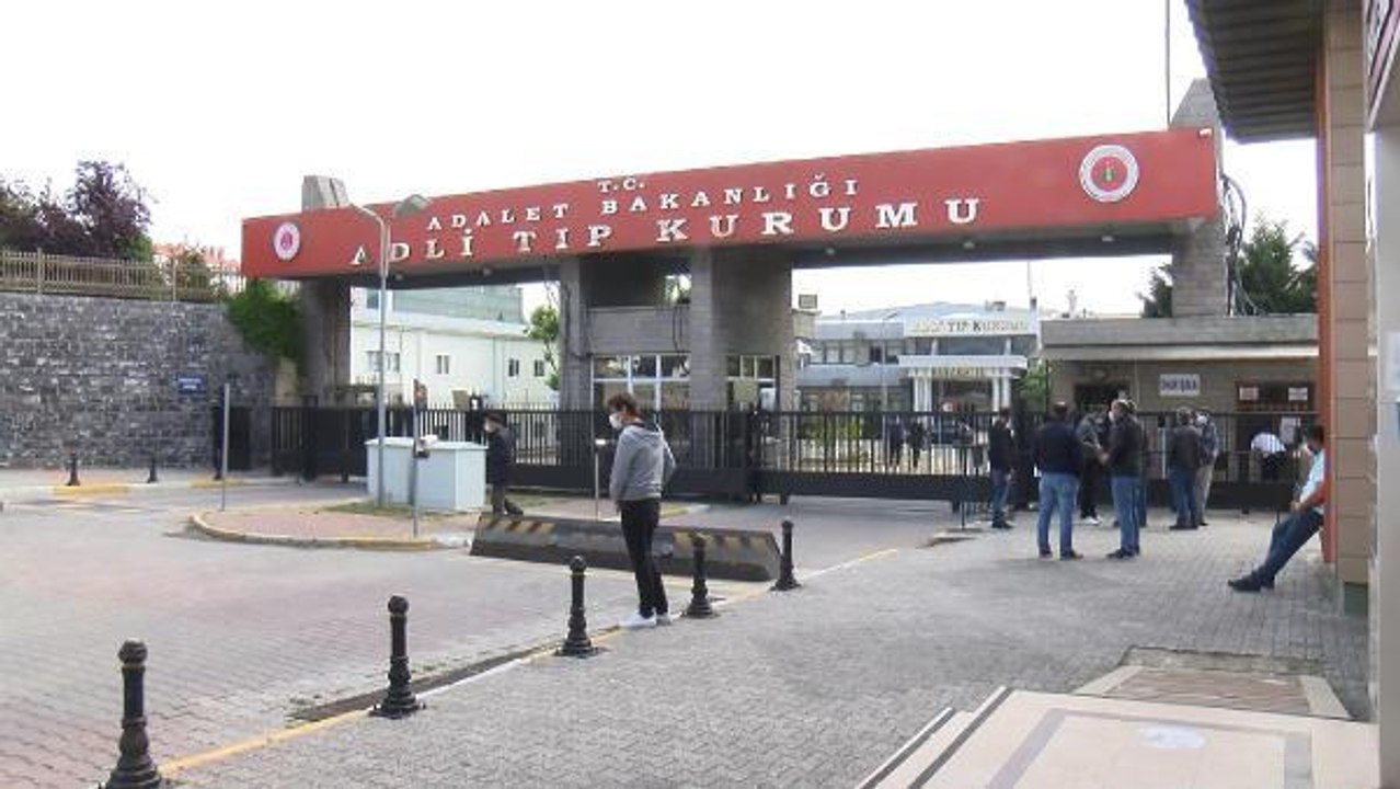 Son dakika haberleri! KADIKÖY'DE HASTANEDE ÖLDÜRÜLEN KADININ CENAZESİ ADLİ TIPTAN ALINDI; AĞABEYİ KONUŞTU