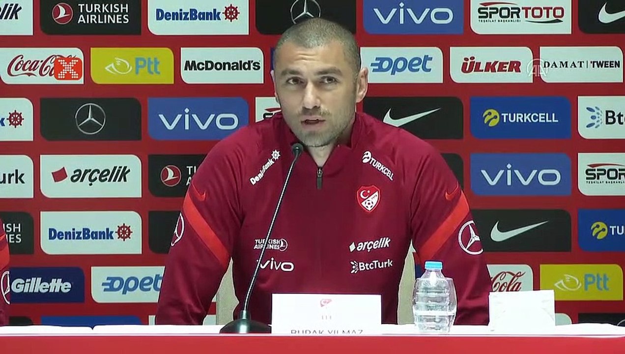 Burak Yılmaz: "Çok güzel transfer teklifleri var"