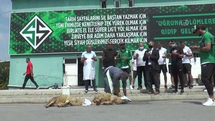 Sakaryaspor, 2. Lig play-off finali için dualarla İstanbul'a uğurlandı