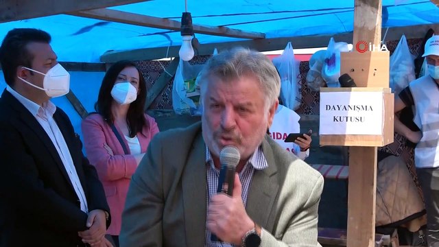 Türk işçileri kapının önüne koyan Fransız peynir fabrikasının önündeki grev sürüyor