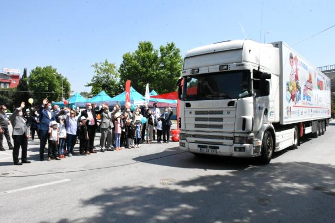 Azerbaycan hediye karavanı Balıkesir'den uğurlandı