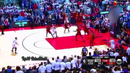 TOP 25 GREATEST 1 IN A MILLION MOMENTS IN SPORTS HISTORY CAUGHT ON CAMERA