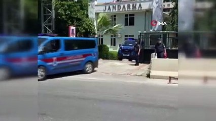 İzmir'de rüşvet operasyonu: 1'i kamu görevlisi 17 gözaltı kararı