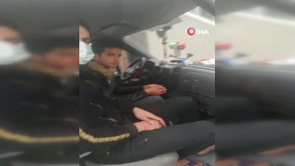 Durdurulan minibüsten 23 göçmen çıktı