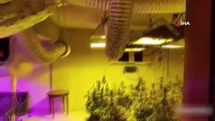 Arnavutköy'de 3 katlı villaya uyuşturucu operasyonu