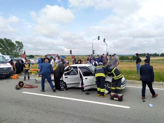 Nikaha giden aile kaza yaptı: 6 yaralı