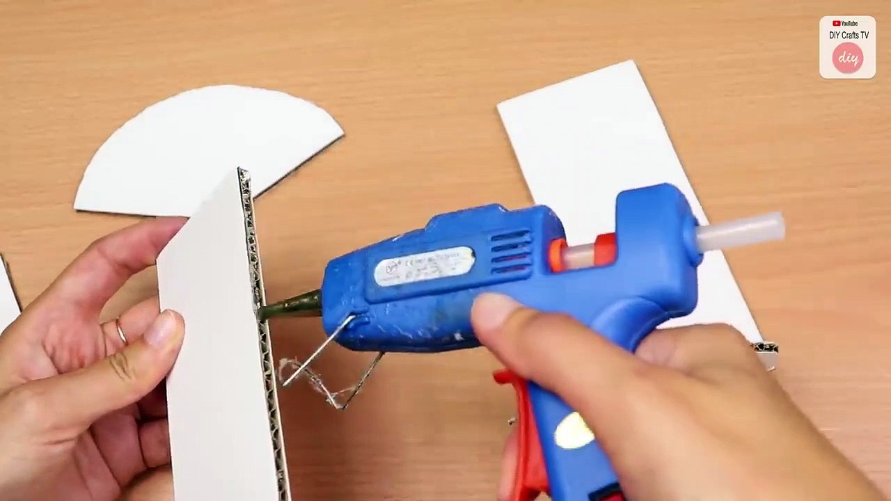 Diy Rotating Jewellery Organizer Adorable Idea // Cute Organizer