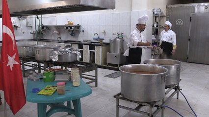 GAZZE - Türk Kızılay, saldırılarda zarar gören Gazzelilerin yaralarını sarmak için çalışıyor