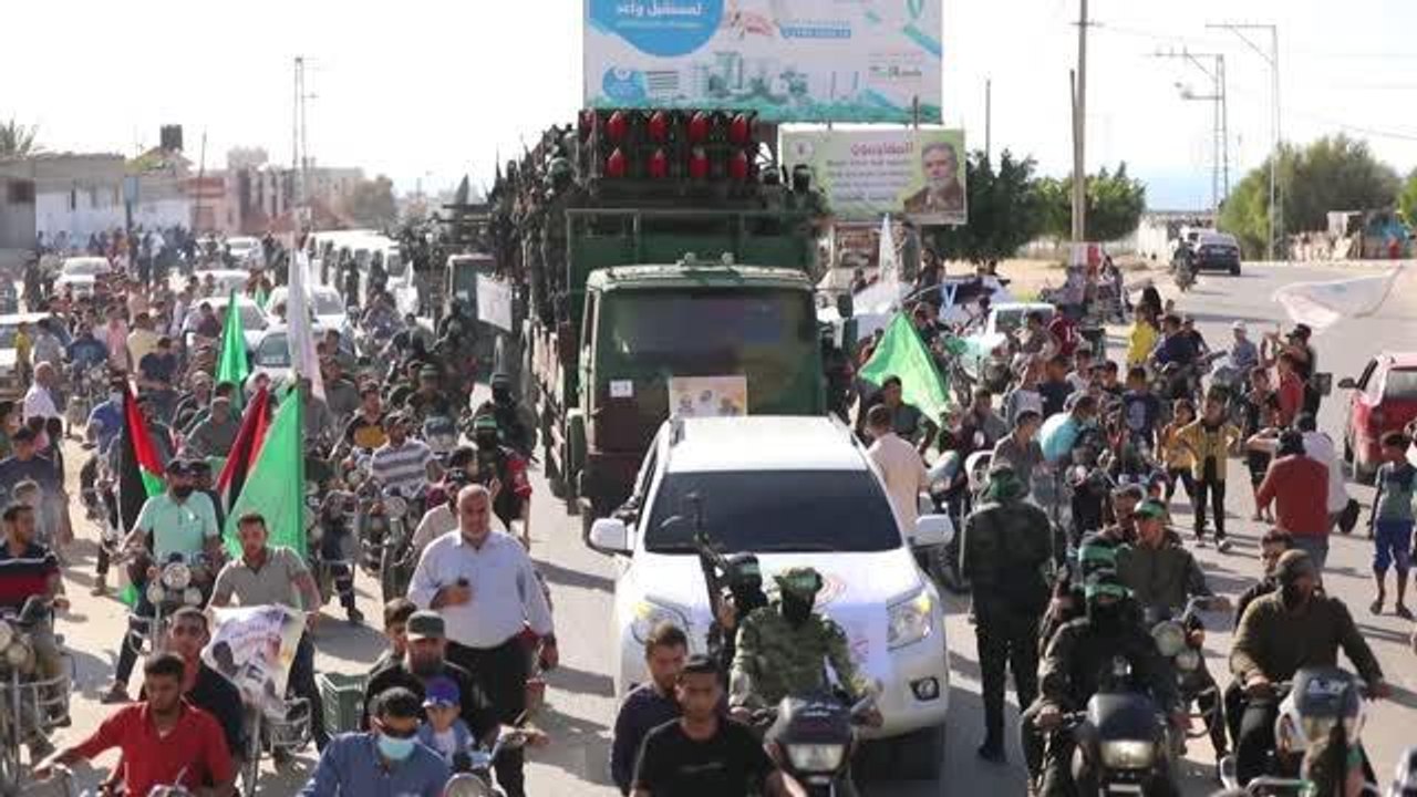 Kassam Tugayları, Gazze'de askeri geçit töreni düzenlendi