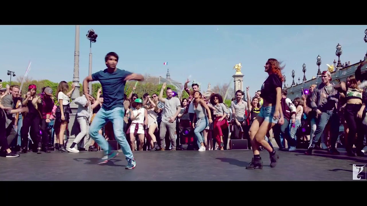 Nashe_Si_Chadh_Gayi___Full_Song___Befikre%2C_Ranveer_Singh%2C_Vaani_Kapoor%2C_Arijit_Singh%2C_Vishal-Shekhar(1080p)